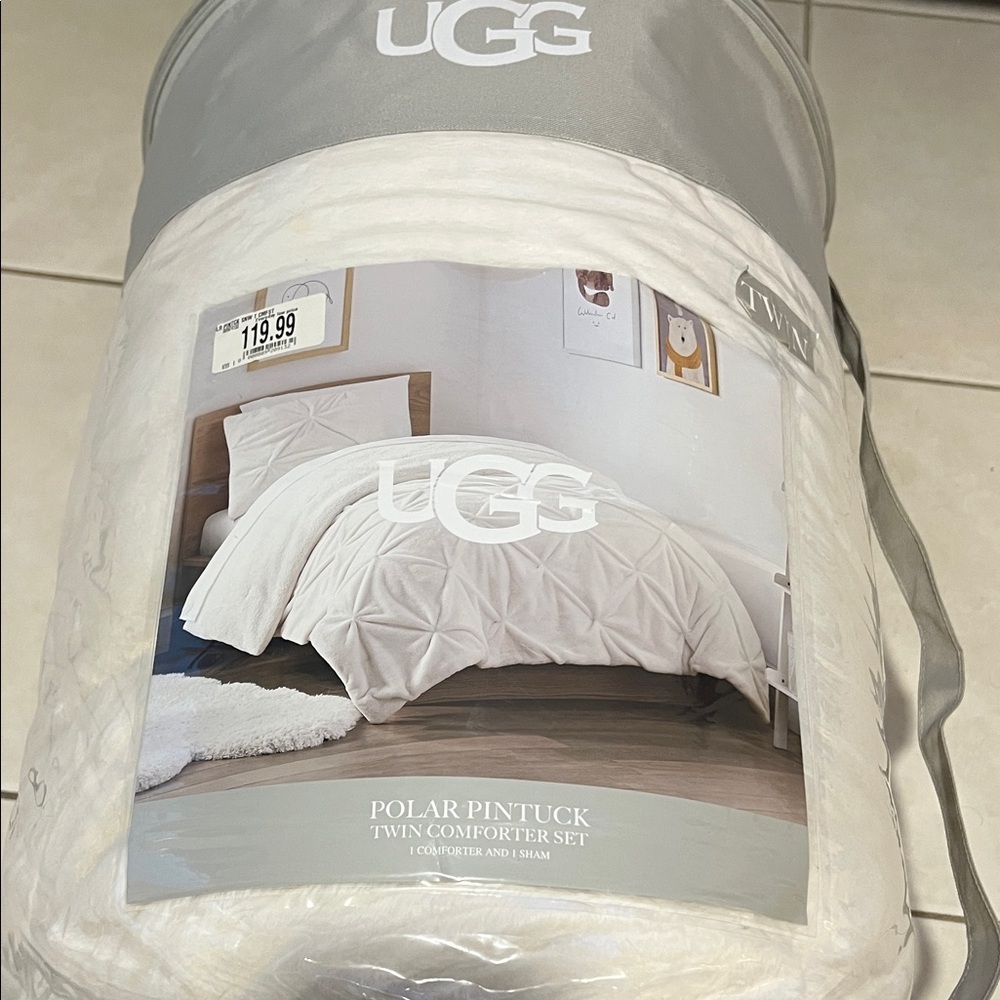 UGG Polar Pintuck Twin Comforter Set - White - never used
